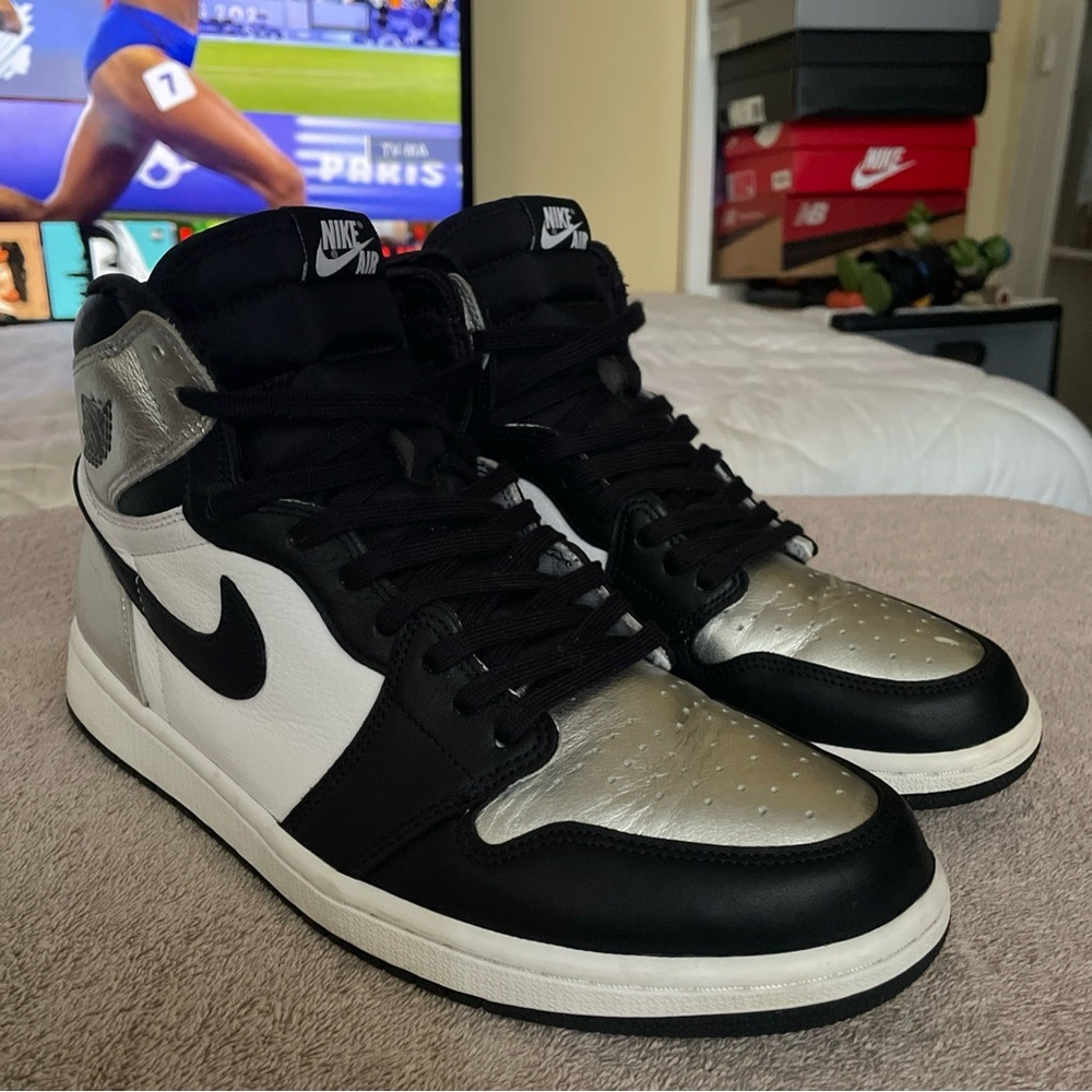 Pre-owned Size W 12 - Jordan 1 High OG Metallic Silver Men 10.5